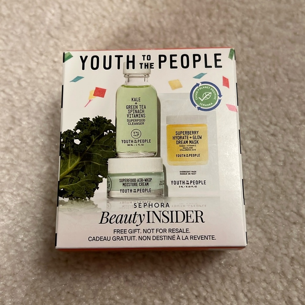 NWT Youth to the People Boxed Set